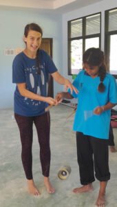 Alex teaches diabolo 01