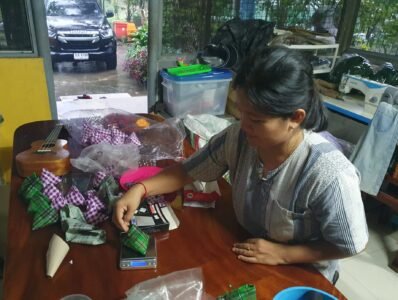 Making juggling balls