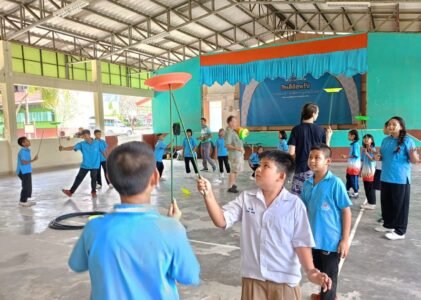Wat Kom school Friday 17th Nov 04