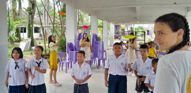 plate-spinning-and-teacher-with-Alex-Durrant